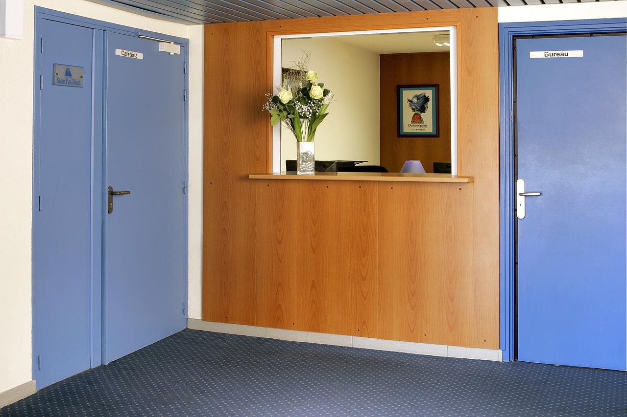 Terres De France Brest Aparthotel Bagian luar foto