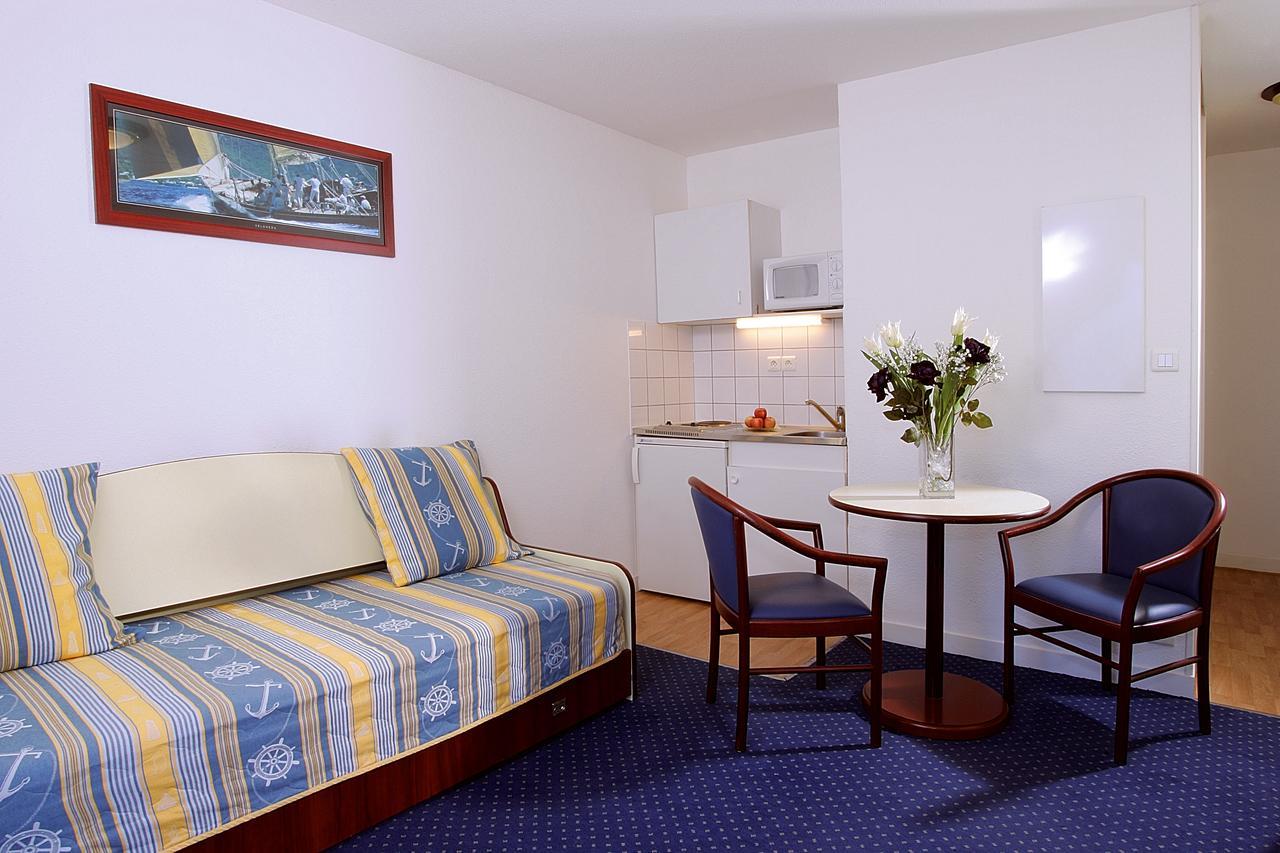 Terres De France Brest Aparthotel Bagian luar foto
