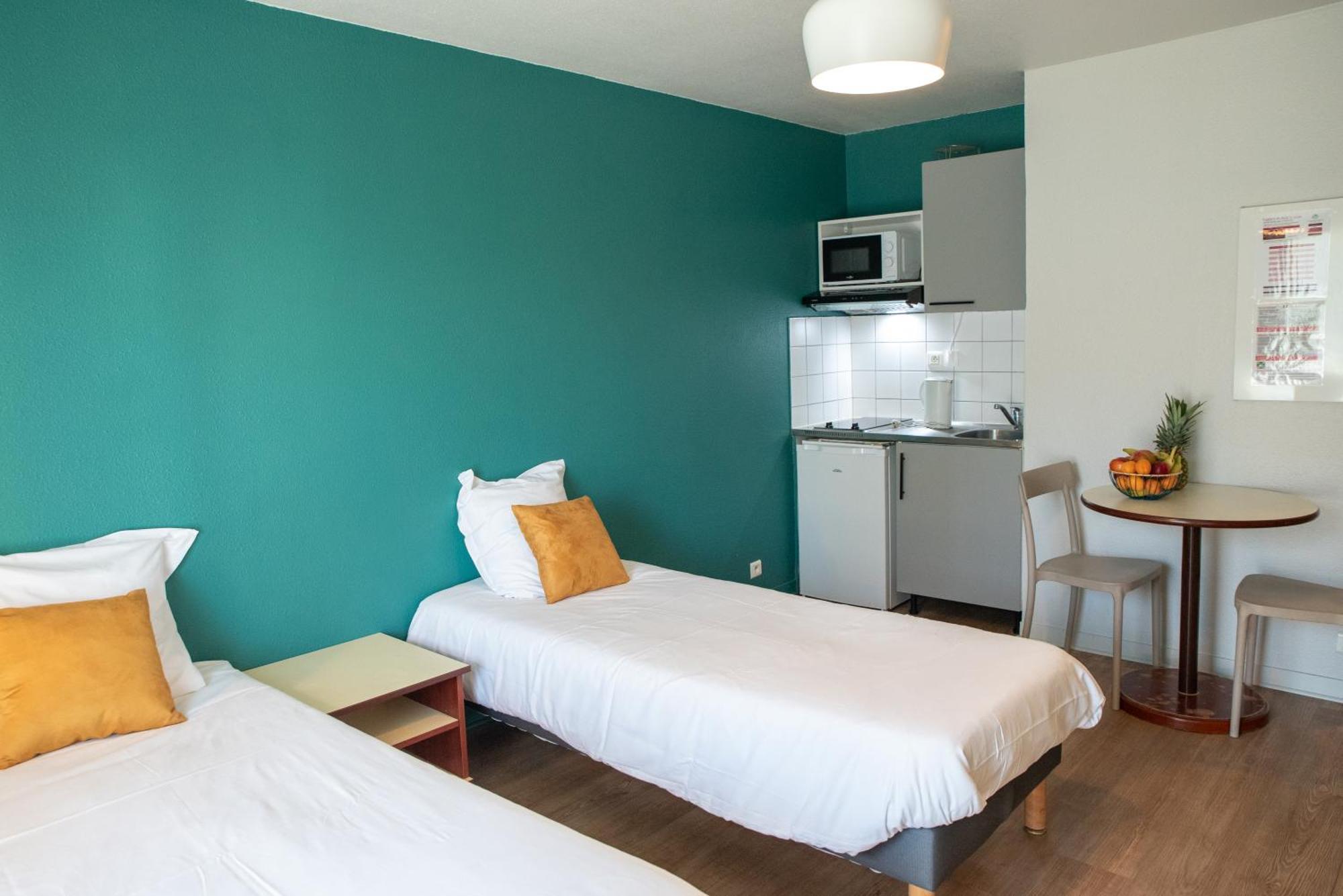 Terres De France Brest Aparthotel Bagian luar foto