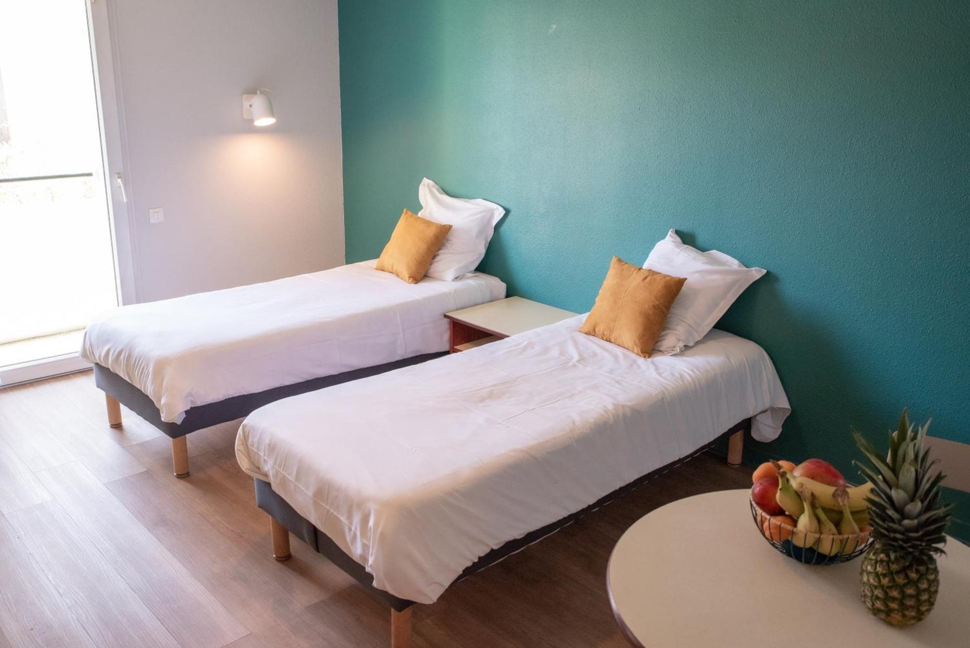 Terres De France Brest Aparthotel Bagian luar foto